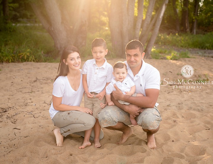 Ottawa Family Photographer | Smiling families at the beach