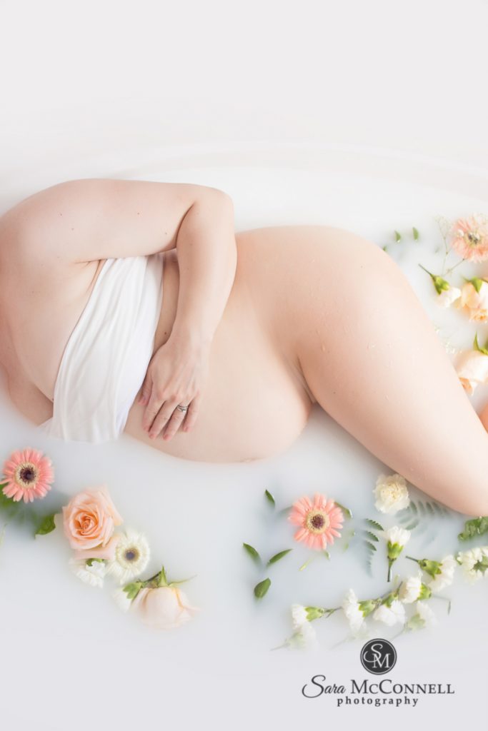 ottawa-maternity-photos-milk-bath